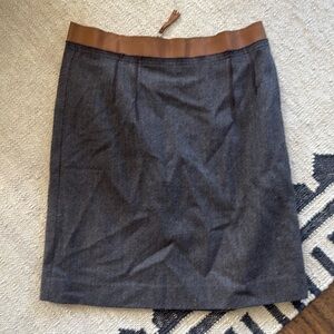 VGUC loft wool skirt